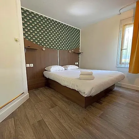 Kyriad Direct Val De Reuil 2*