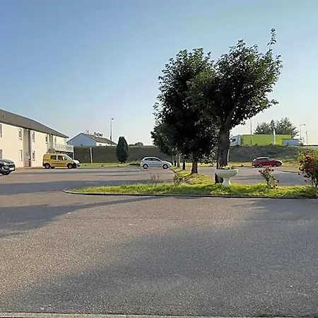 Kyriad Direct Val De Reuil 2* Le Vaudreuil