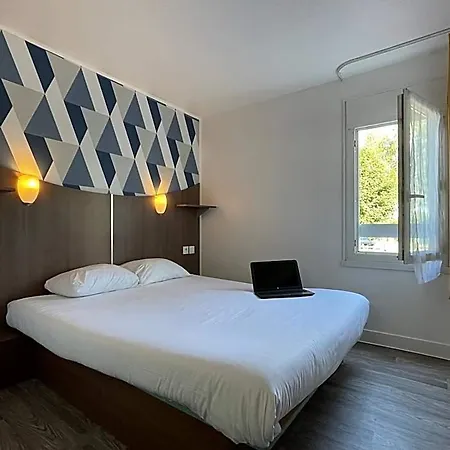 Kyriad Direct Val De Reuil 2* Le Vaudreuil
