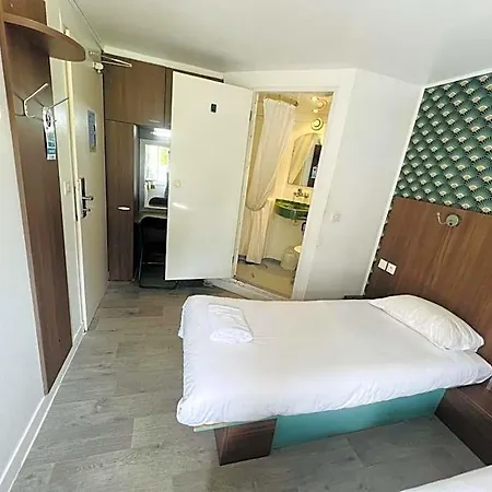 Hotel Kyriad Direct Val De Reuil 2*