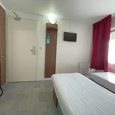 Kyriad Direct Val De Reuil 2* Le Vaudreuil