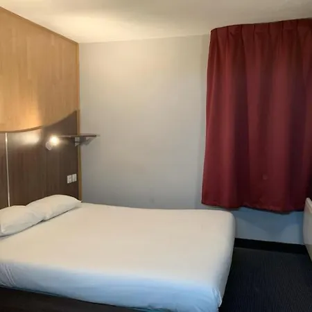 Kyriad Direct Val De Reuil 2* Le Vaudreuil